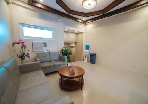 RedDoorz at Traveler's Inn Bajada Davao RedDoorz at Traveler's Inn Bajada Davao