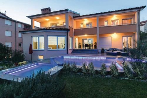 Luxury villa with a swimming pool Pjescana Uvala (Pula) - 17131 - Accommodation - Pula