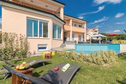 Luxury villa with a swimming pool Pjescana Uvala (Pula) - 17131 - Accommodation - Pula