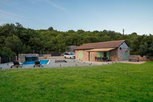 Luxury villa with a swimming pool Vrbnik (Krk) - 17429 - Accommodation - Vrbnik