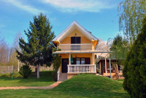  Family friendly house with a swimming pool Nova Kapela, Slavonija - 17313, Pension in Nova Kapela bei Stara Kapela