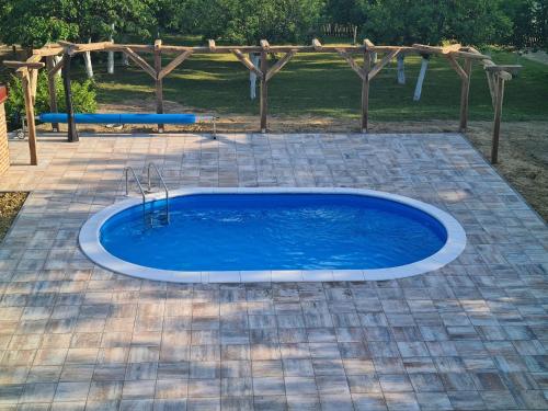 Family friendly house with a swimming pool Nova Kapela, Slavonija - 17313