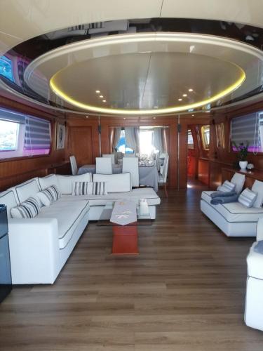 Falcon superyacht 100ft, Ateny (zdjęcie 9)