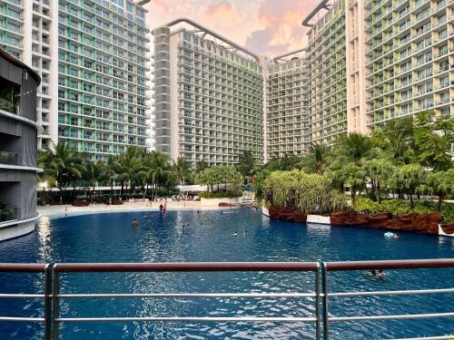 Azure Pool View w/ Netflix & Wifi Boracay Tower, Manila (photo 8)