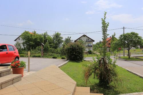 Apartments and rooms with a swimming pool Grabovac, Plitvice - 17514