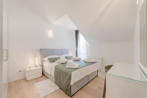 Apartments with WiFi Split - 17539 - image 8