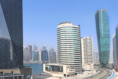 Large and Complete I Near Dubai Mall, Dubai (foto 8)