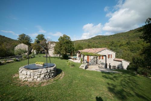 Family friendly house with a swimming pool Roc (Central Istria - Sredisnja Istra) - 17446 - Buzet