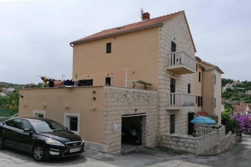 Foto 1: Apartments with a parking space Sutivan, Brac - 17537