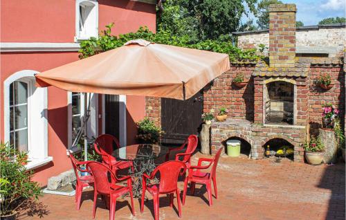 Viesnīcas āriene, Cozy Home In Nowe Warpno With Ethernet Internet in Nowe Warpno