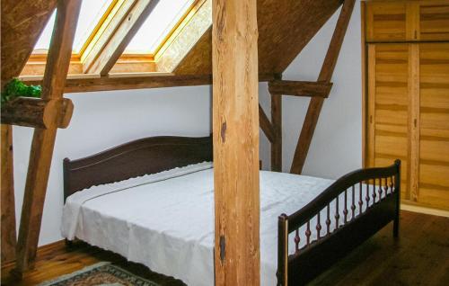 Cozy Home In Nowe Warpno With Ethernet Internet in Nowe Warpno