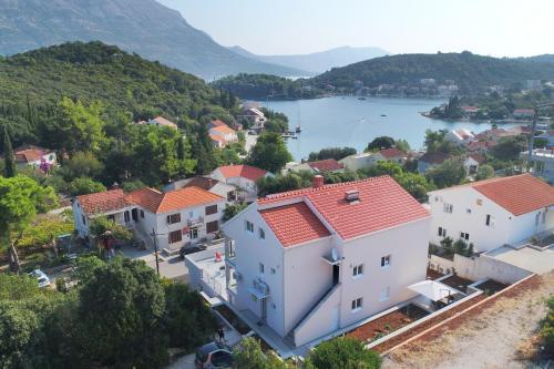  Apartments by the sea Zrnovska Banja, Korcula - 17457 in Korčula