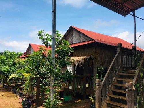 Ratanakiri Farmhouse & Trekking Banlung