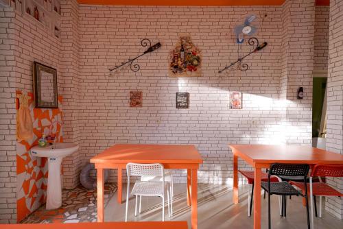 Restorāns, RedDoorz Plus @ Jalan FL Lumban Tobing Sibolga in Sibolga
