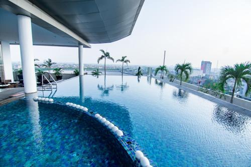 สระว่ายน้ำ, สวิส-เบลินน์ สกา พีกันบารู (Swiss-Belinn SKA Pekanbaru) in เปกันบารู