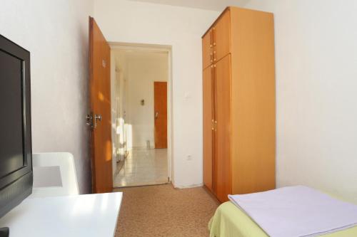 Apartments with a parking space Podstrana Split - 17053 - image 9