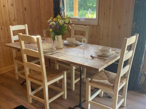 Létesítmények, Kingfisher Cabin - Wild Escapes Wrenbury off grid glamping - ages 12 and over in Wrenbury