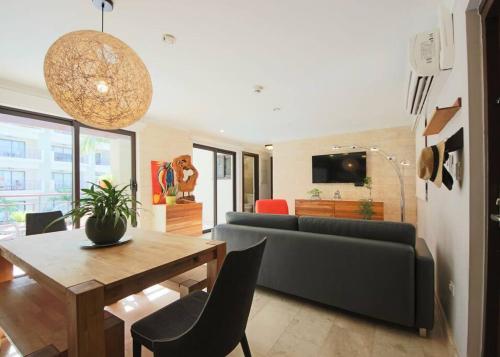 Spacious condo with private terrace & Pool, Palm-Eagle Beach (photo 7)
