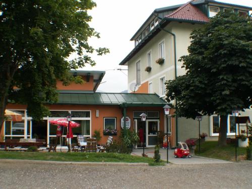 Gasthof-Pension Hochsteiner - Glödnitz