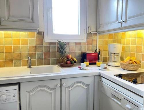 Appartement "La Detente" St Raphael, au calme, vue piscine, climatise in Vallon de Coste