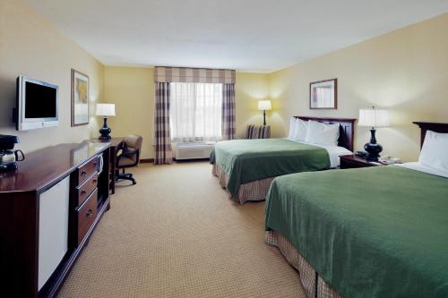 Queen Room with Two Queen Beds - Guest Room Disability Acces/Non-Smoking