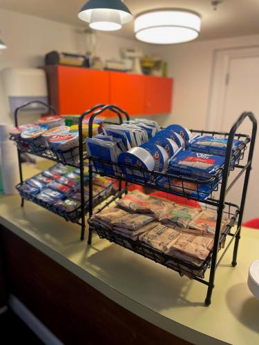 อาหารและเครื่องดื่ม, Mother Earth Motor Lodge in คิงส์ตัน (NC)