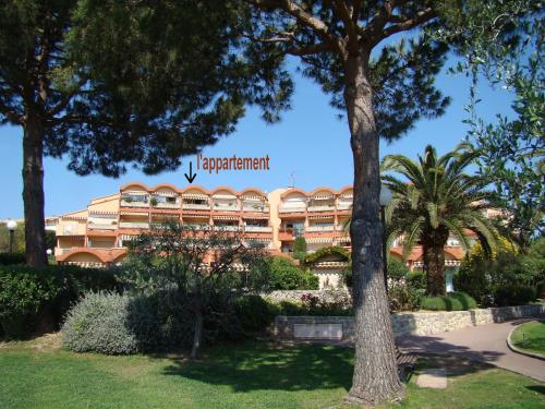 Exterior view, Appartement charmant a Antibes, 33 m², piscine partagee in La Fontonne