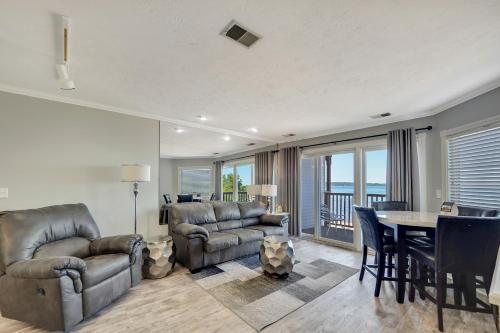 Beach Room 218 - image 10