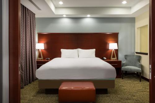 Staybridge Suites Las Vegas - Stadium District by IHG