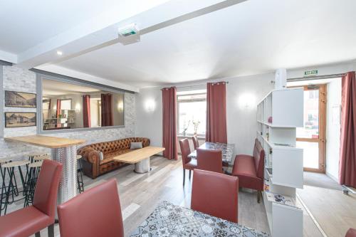 . HOTEL DES VOYAGEURS