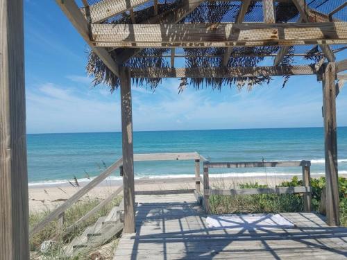 Melbourne Beach Ocean Front house on 1.2 acres Melbourne Beach Ocean Front house on 1.2 acres