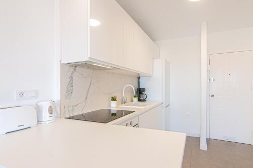 Modern Ocean View Apartment PH12 4