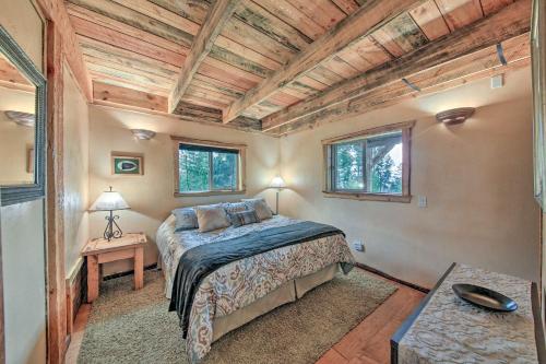 Pet-Friendly Eureka Getaway with Mountain Views in Glen Lake