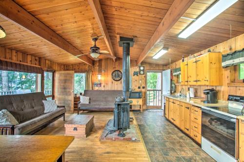 . Remote Escape: Serene Lakeside Cabin w/ Beach