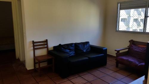 One-Bedroom Apartment image 7