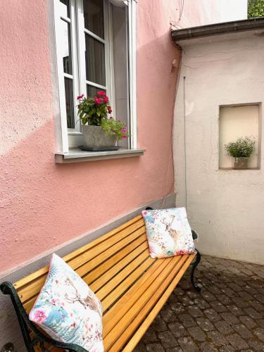 Uriges Ferienhaus in der Altstadt von Saarburg mit Sauna, Kinderspielecke, 1000Mbit Wlan, 1 Minute vom Wasserfall entfernt