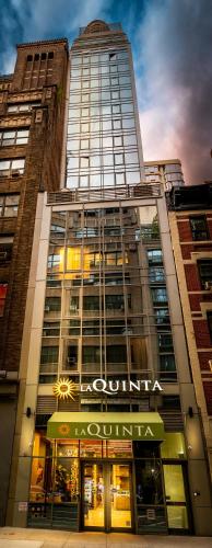 La Quinta by Wyndham Time Square South - image 7