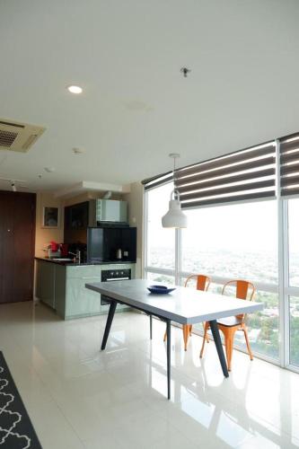 Kitchen, Time suite- Bizloft 1 Karawaci in Karawaci