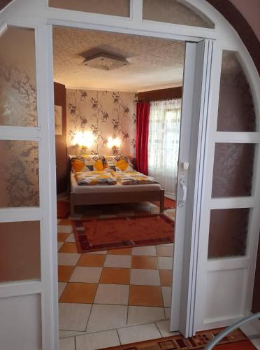 Gyongyvirag Apartment in Szátok