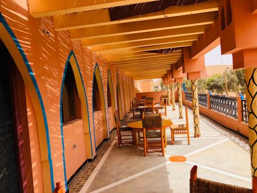 Skats, Hotel Restaurant Hollywood Africa in Aitbenhado