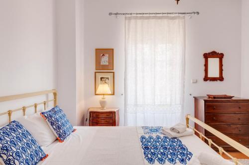 Cycladic Aura - Traditional Holiday Cottage