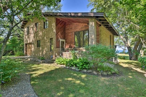 Brocton Escape Skiing, Snowtubing, Hiking! in Фредонія