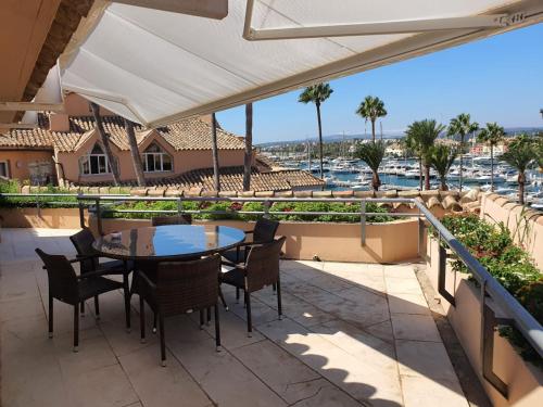  3 bedroom Penthouse in Sotogrande Puerto Deportivo, Pension in Sotogrande