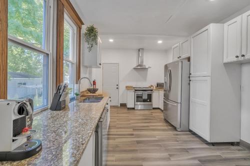 Pet Friendly 5BR Home near Downtown Detroit in Detroit, USA