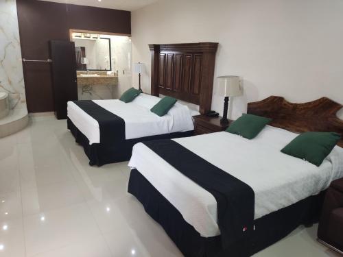 2 double beds