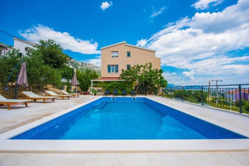 Apartments with a swimming pool Kastel Sucurac, Kastela - 17588 - Kaštela