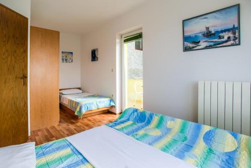 Apartments and rooms with parking space Kraljevica - 17589 - image 4