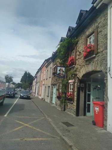 Up Stairs Double Apartment Innishannon Mariners Rest