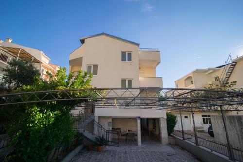  Apartments with WiFi Baska Voda, Makarska - 17683 in Baška Voda