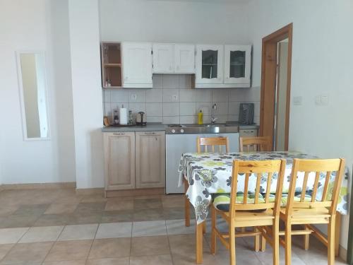 Apartment Primosten 17696a - main image